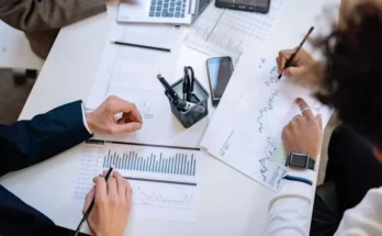 Pembagian Saham PT 50:50 dan Risiko Deadlock bagi Dua Pendiri