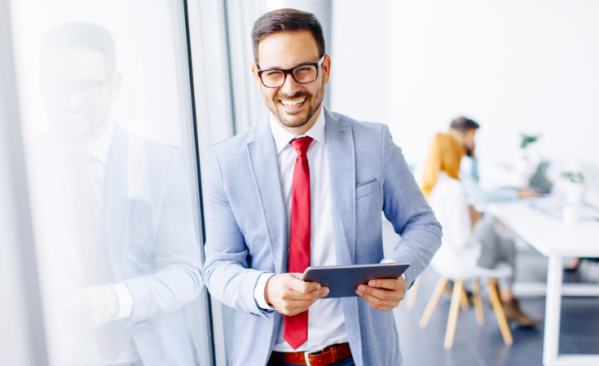 Perbedaan Pengusaha dan Wirausaha: Esensi dan Distinksi