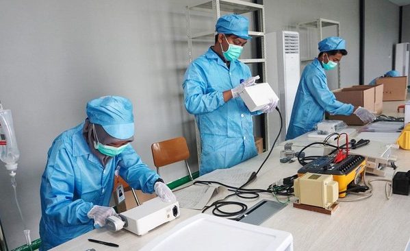 menteri-kesehatan-tinjau-produksi-alat-kesehatan-dalam-negeri-3_169